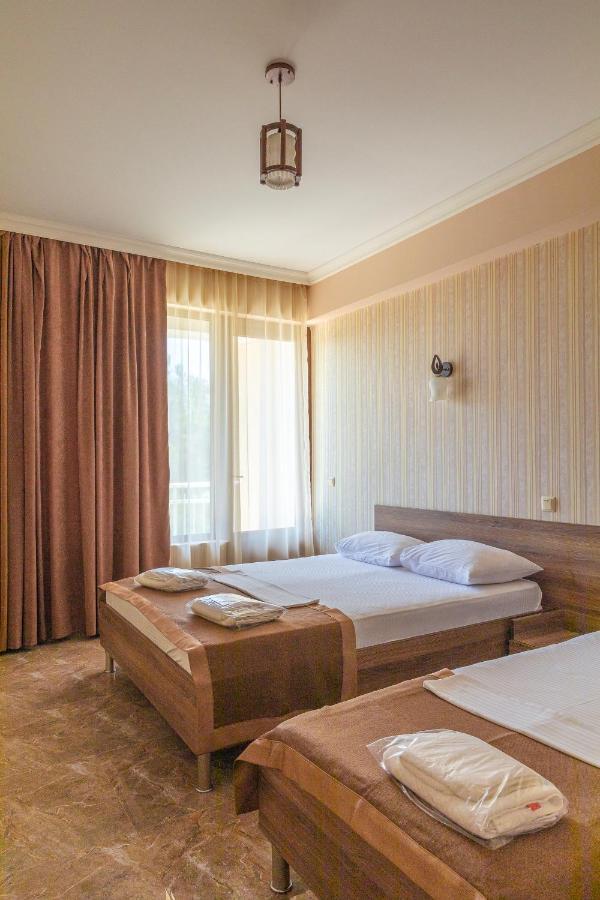 Samni Hotel Ureki Bagian luar foto