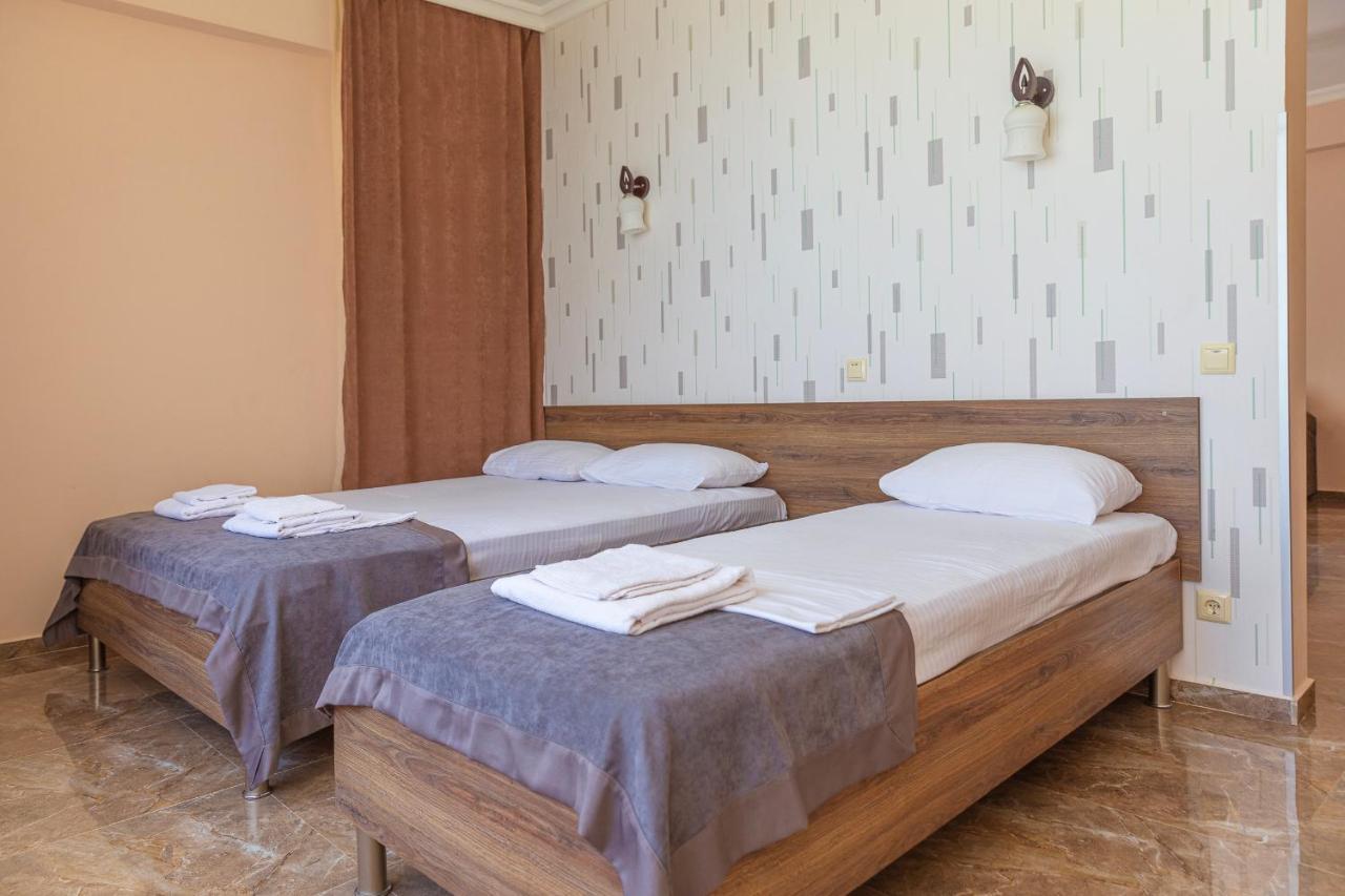 Samni Hotel Ureki Bagian luar foto