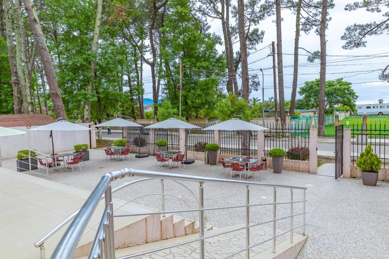 Samni Hotel Ureki Bagian luar foto