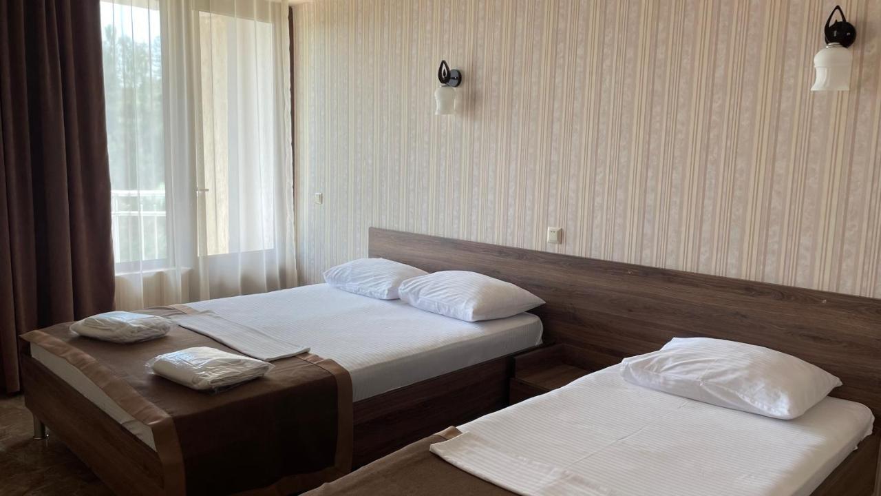 Samni Hotel Ureki Bagian luar foto