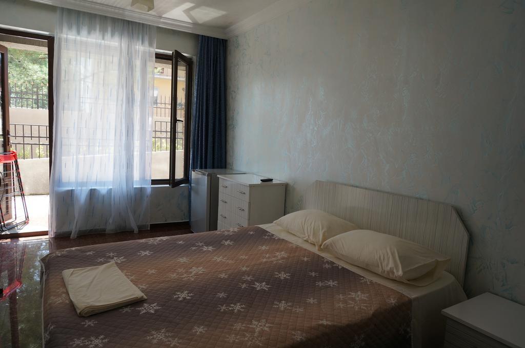 Samni Hotel Ureki Ruang foto