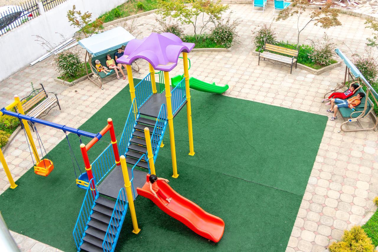 Samni Hotel Ureki Bagian luar foto